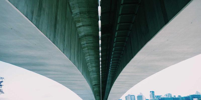 云中织网：深度解析网络虚拟化在云计算环境中的实施策略与管理实践